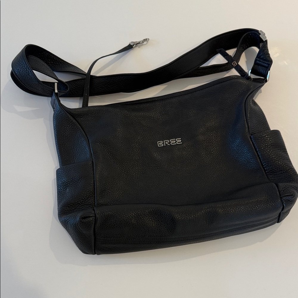 Bree Black Leather Messenger Bag for Men